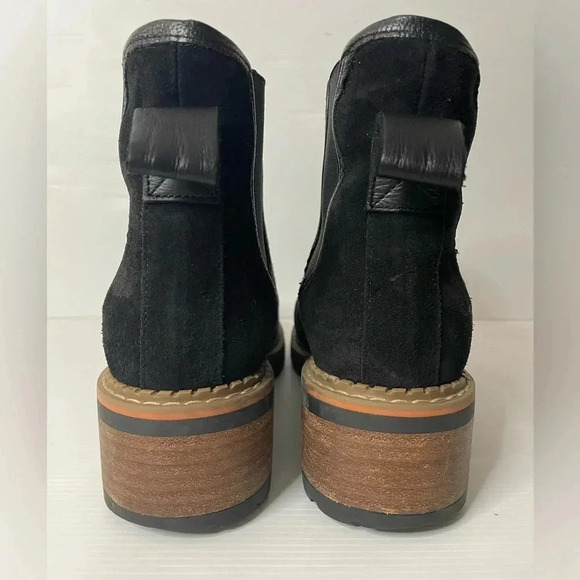 BTU by Bertuchi Lug Sole Black Suede Leather Boots Size 9 - Picture 5 of 13